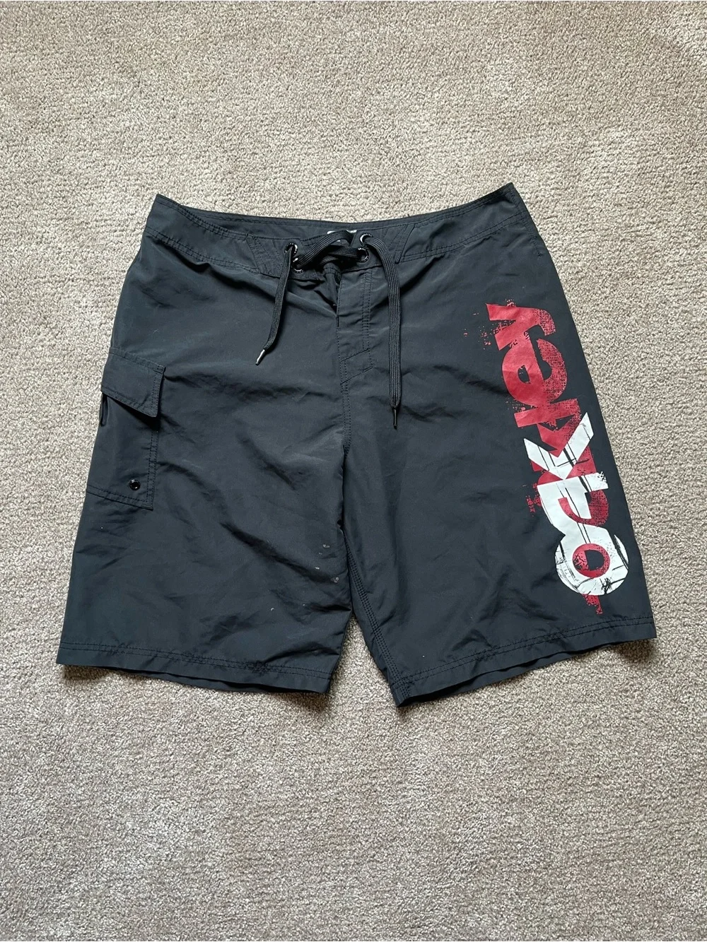 VTG 00’s / Y2K Oakley Black & Red Men’s Boardshorts